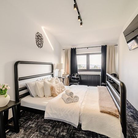 Golden Lion House Bed&Breakfast Rumia Eksteriør bilde