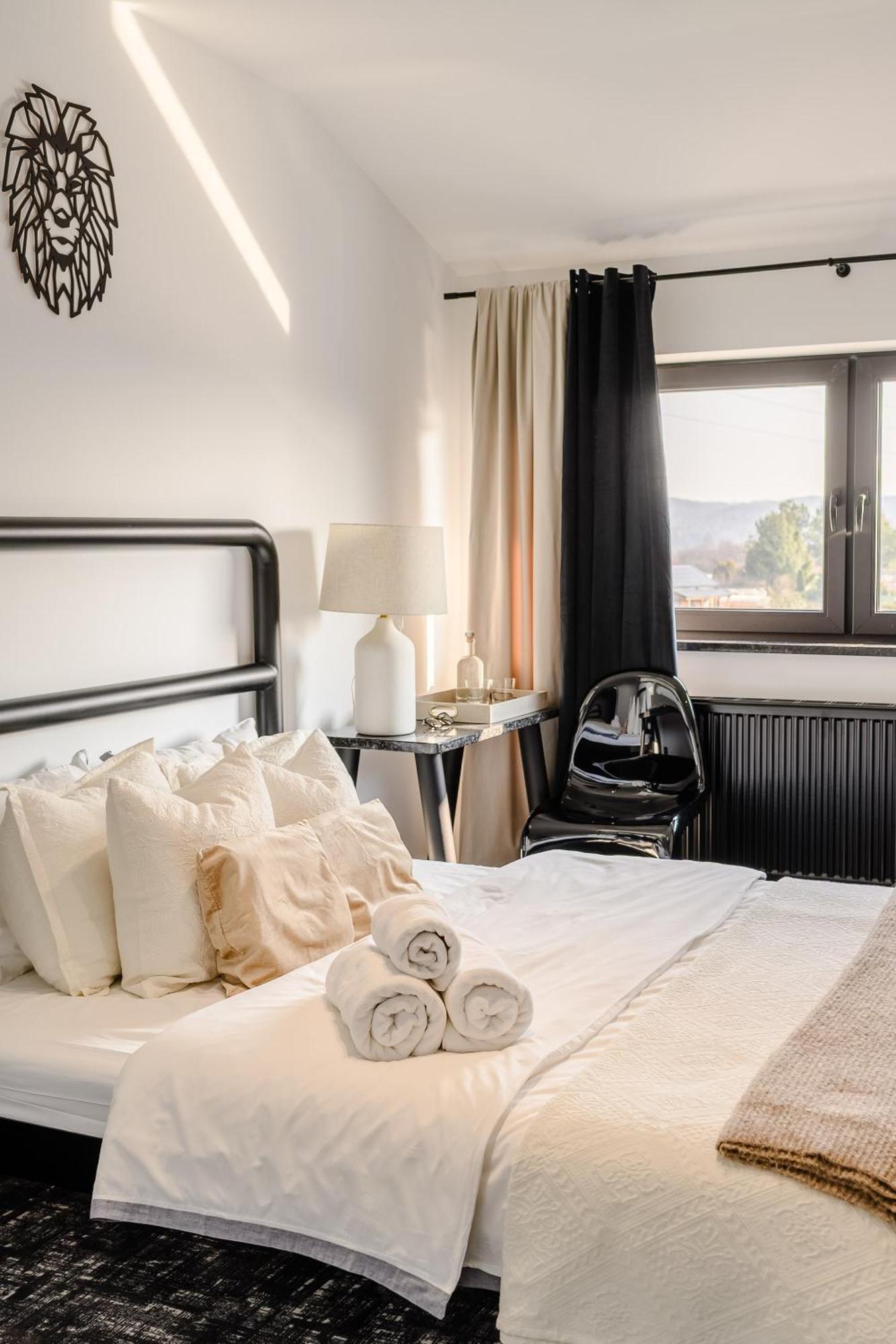 Golden Lion House Bed&Breakfast Rumia Eksteriør bilde