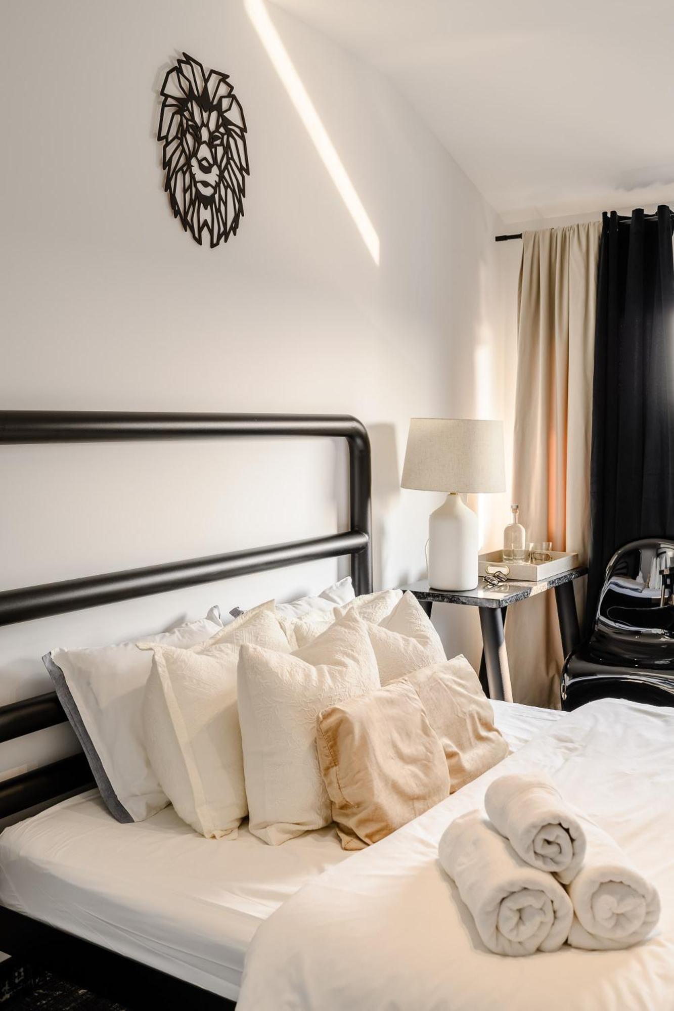 Golden Lion House Bed&Breakfast Rumia Eksteriør bilde