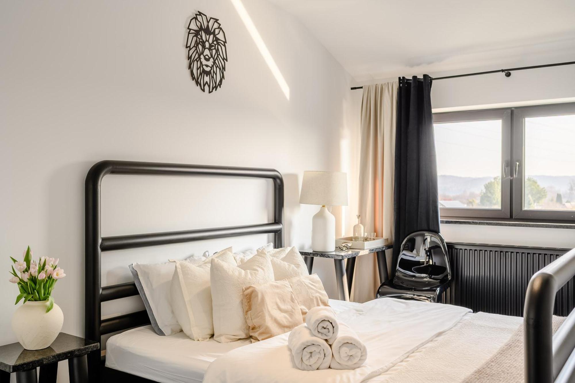 Golden Lion House Bed&Breakfast Rumia Eksteriør bilde